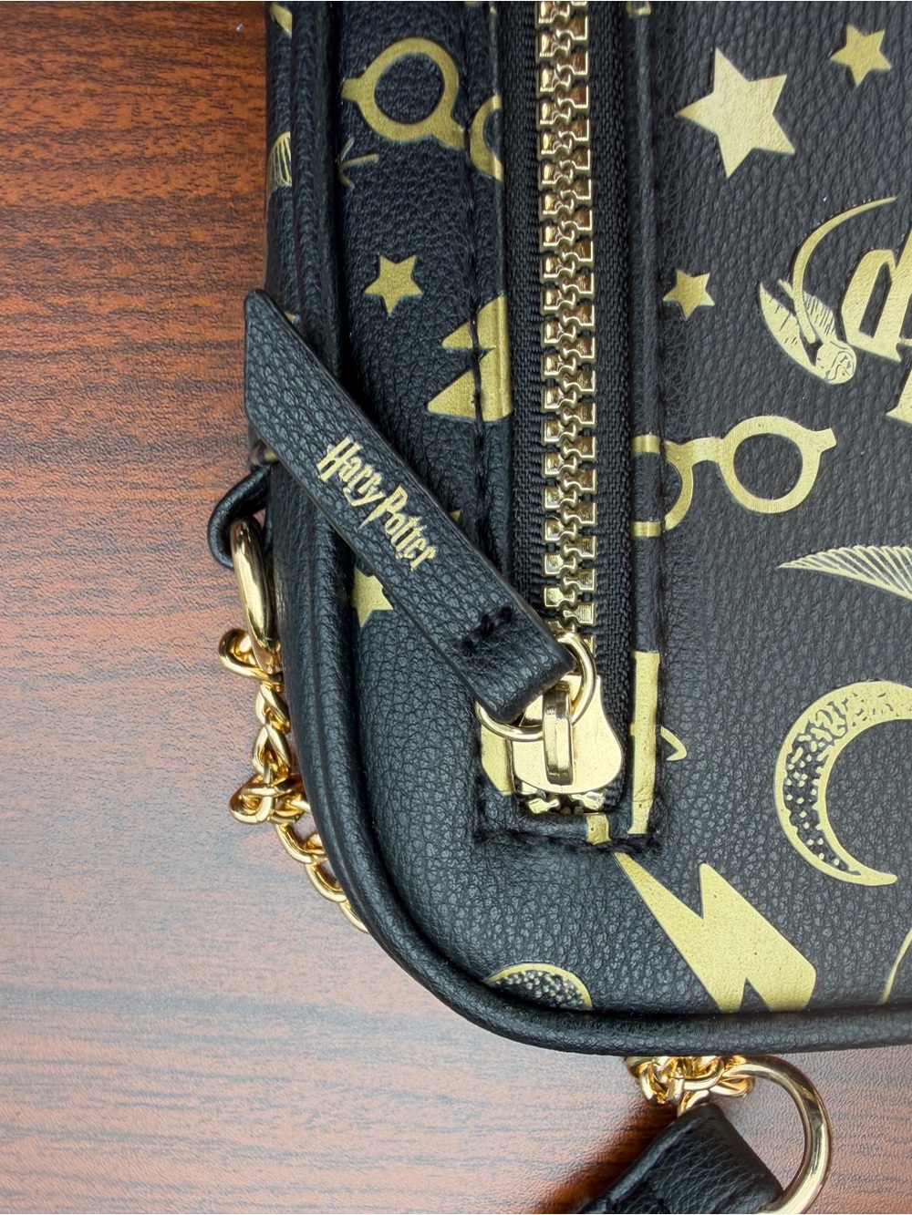 Harry Potter Gold Icons Cellphone Crossbody Bag Black NWT - Picture 3 of 7